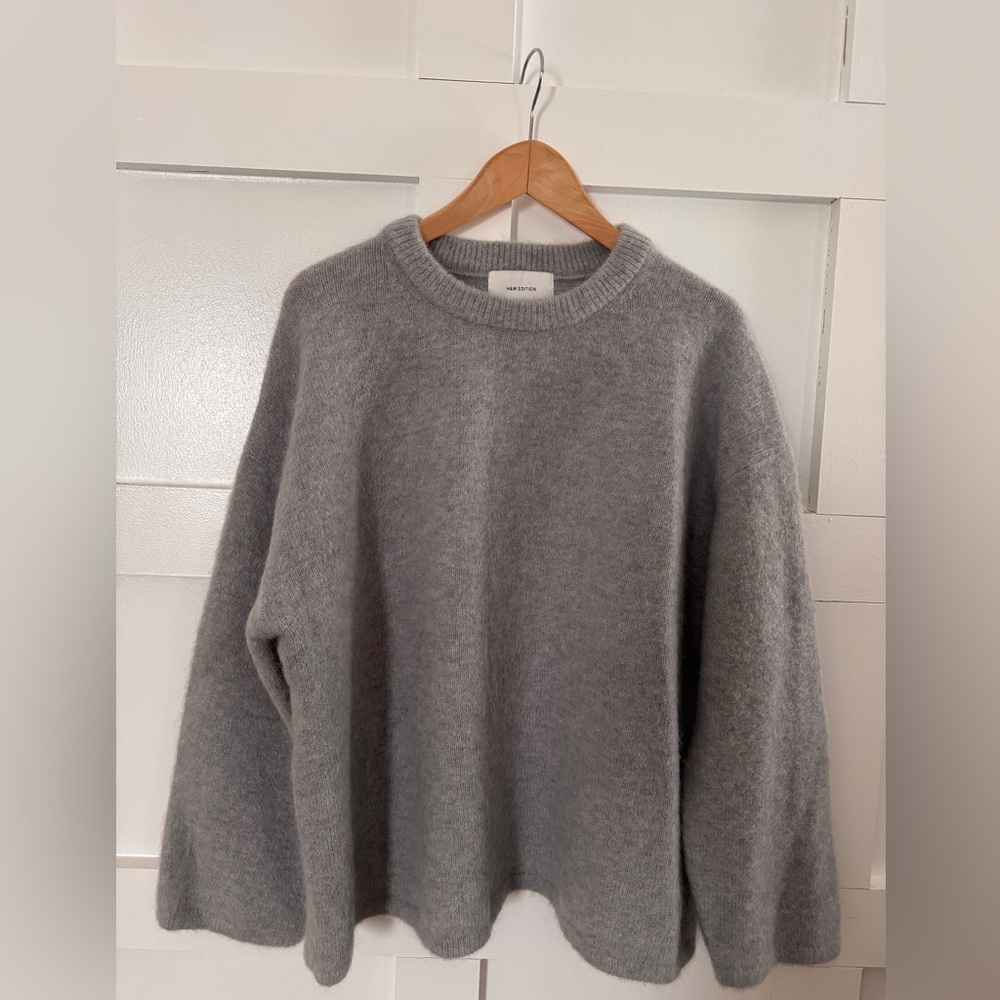 H&M Gray Crew Neck Sweater